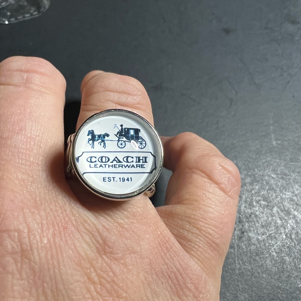 Designer silvertone ring - Picture 3 of 5